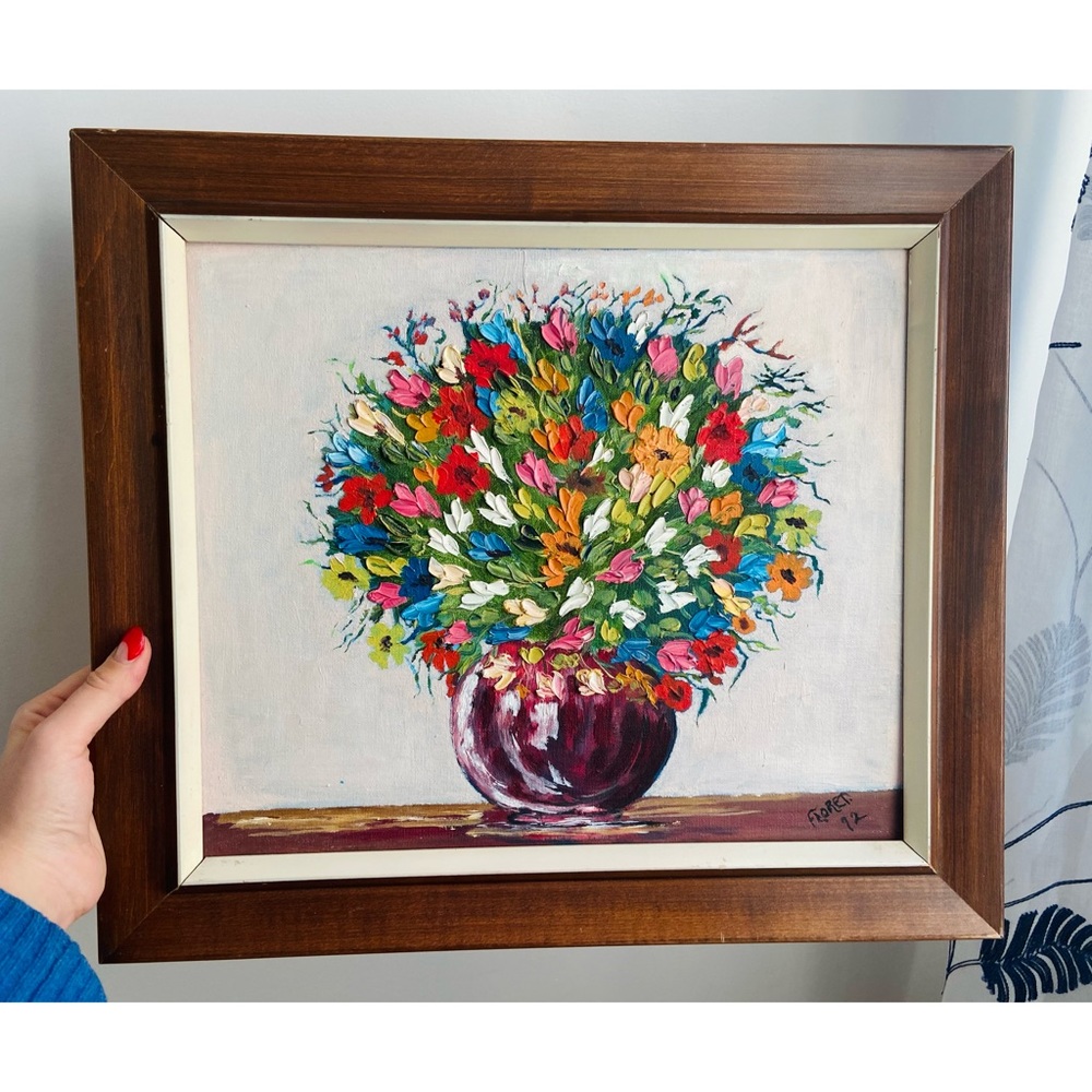 1972 Vintage Framed and Signed Floral Oil Painting - Still life painting